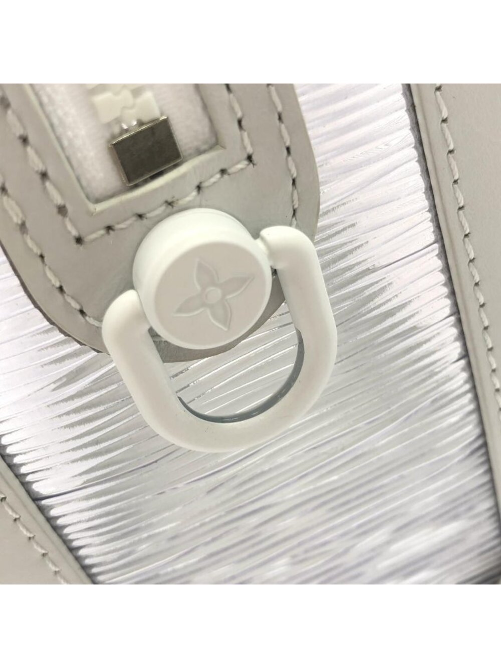 Louis Vuitton Soft Trunk - Picture 4 of 7